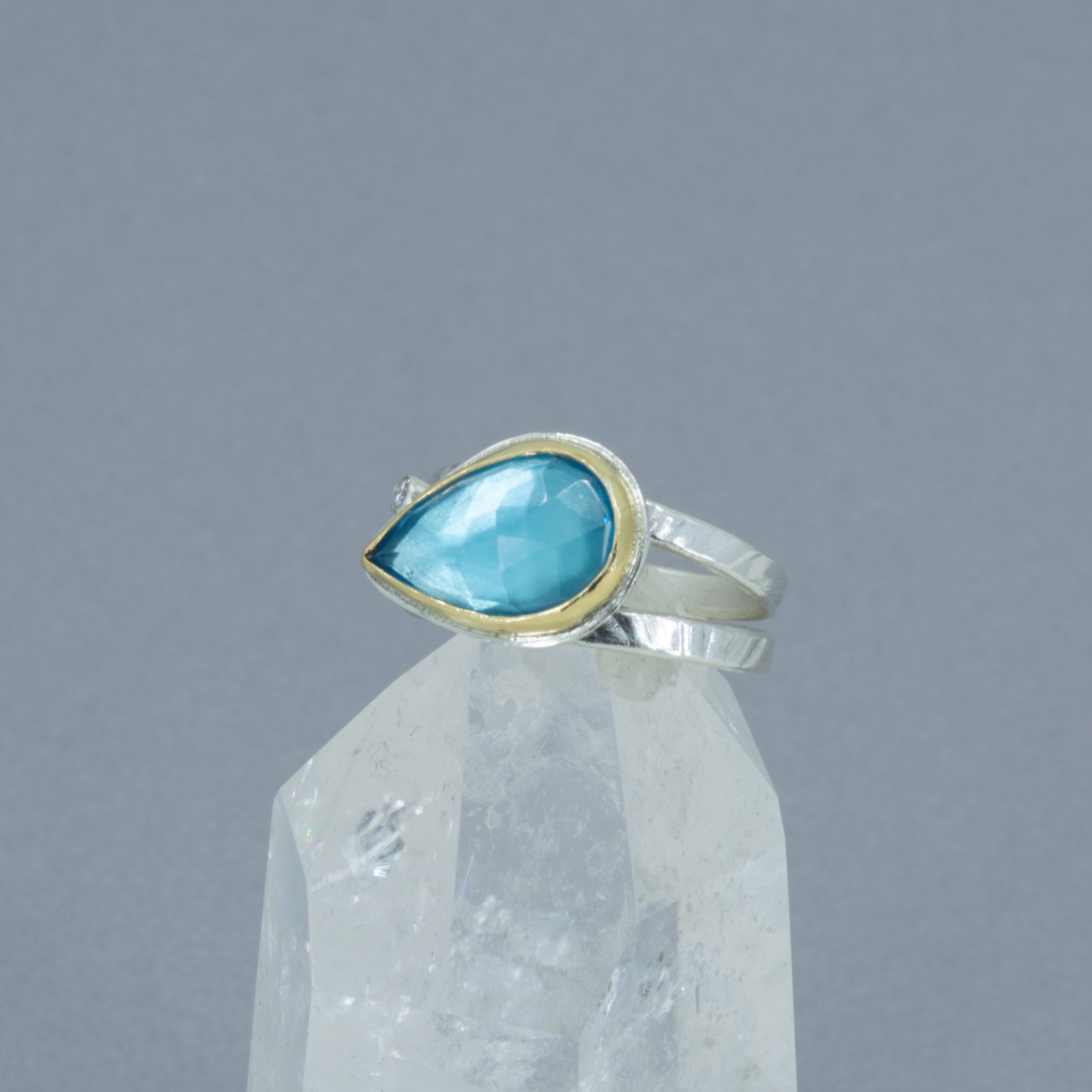 Rose-Cut Swiss Blue Topaz Ring – 18K Gold & Sterling Silver