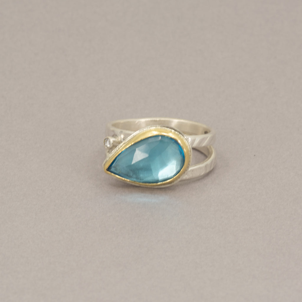 Rose-Cut Swiss Blue Topaz Ring – 18K Gold & Sterling Silver
